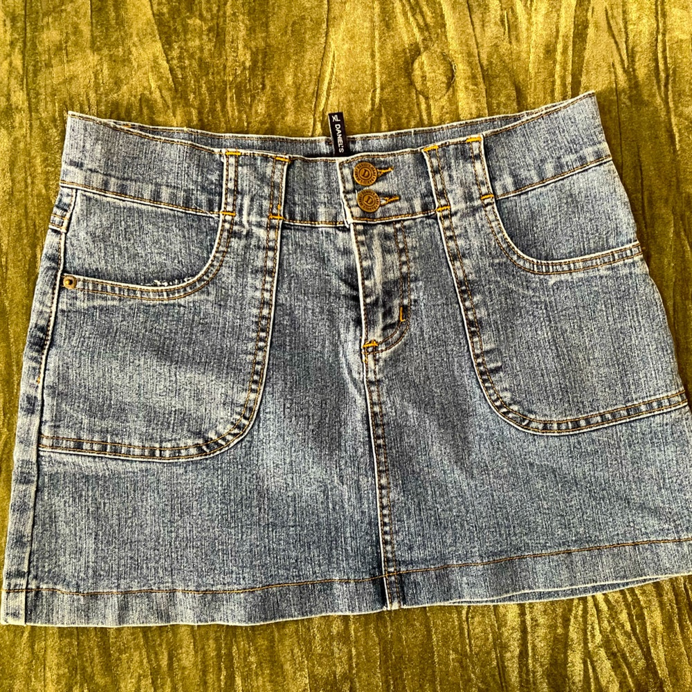 Cute, vintage mini jean skirt